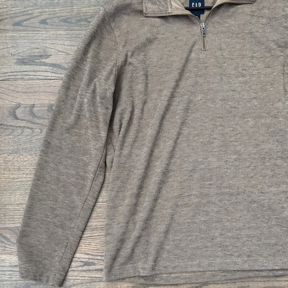 GAP Men's Half-Zip Pullover in Taupe